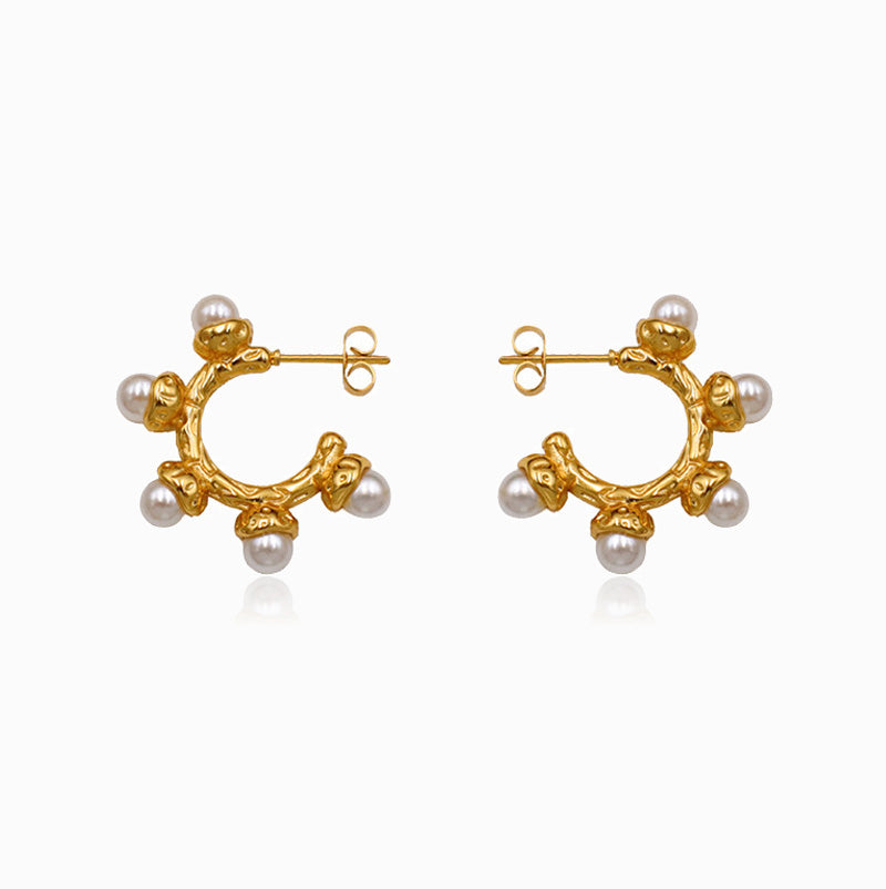 Brincos C com Pérolas em Aço Inoxidável 27x27mm