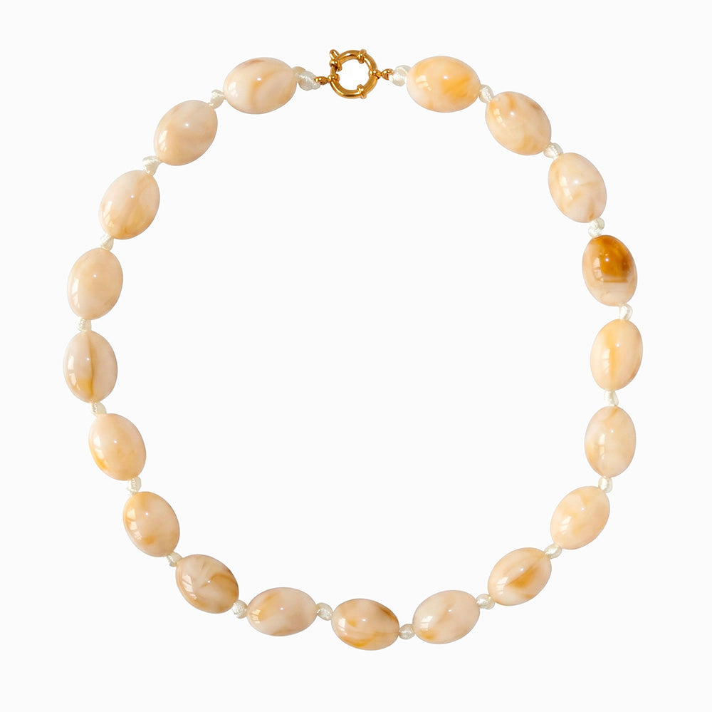 Colar Statement Elegante em Resina e Aço Inoxidável