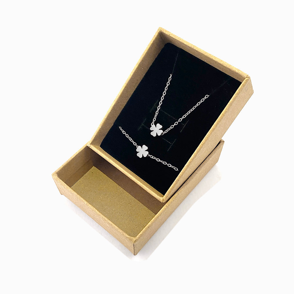 Conjunto 2pçs Colar & Pulseira Trevo de Coração em Aço Inoxidável (Caixa Incluída)